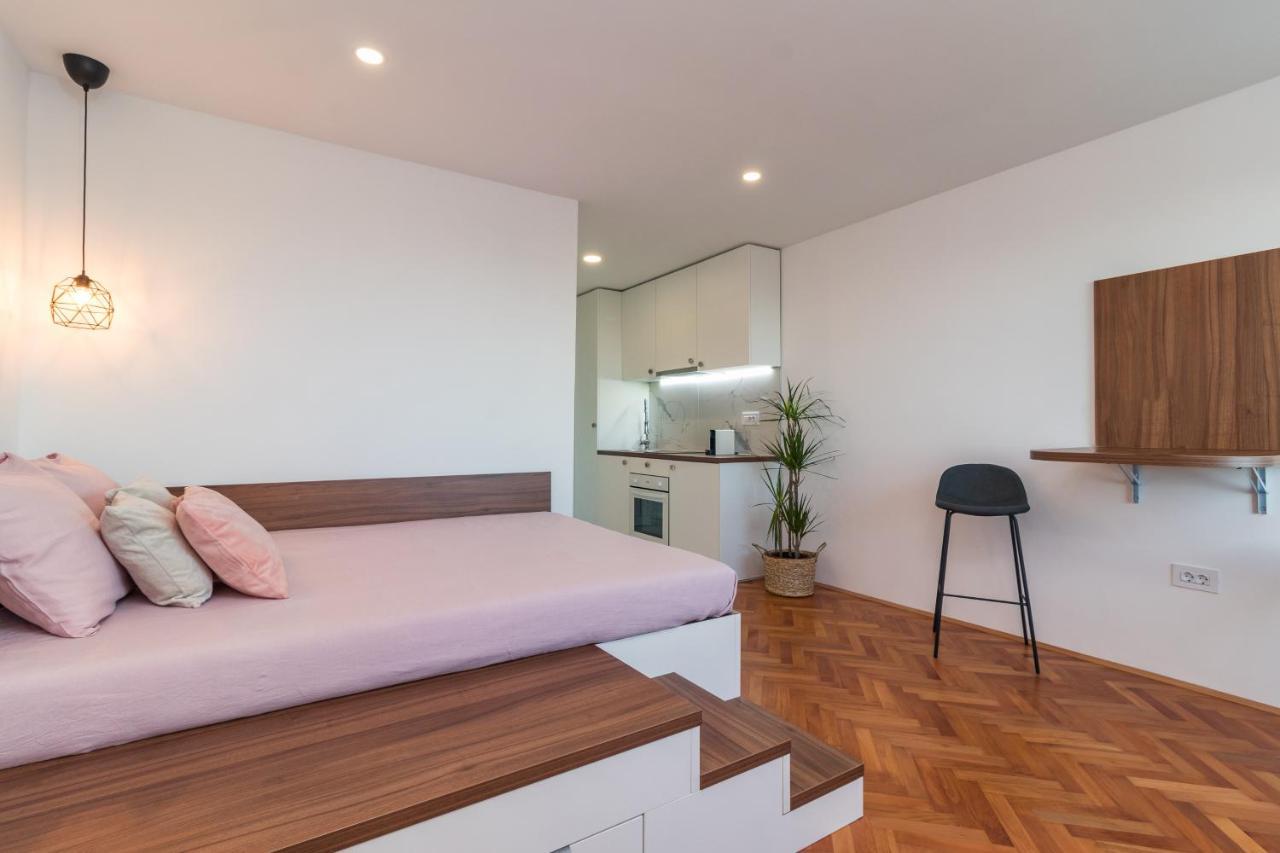 Top Floor Modern Apartment With Incredible Views Pula Exterior photo